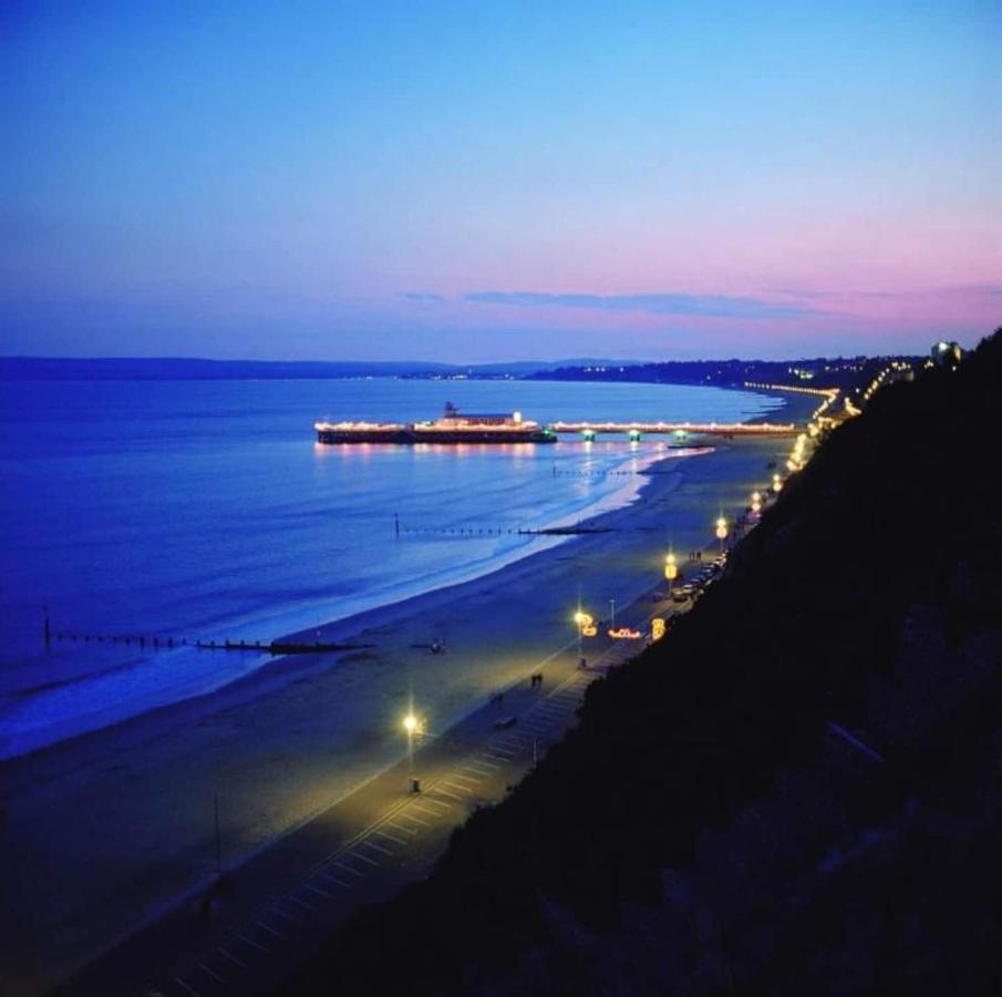 Flat-B, 4 Adults, 20 Mins To Beach, Netflix, Wifi, Sleeps 4 Adults Bournemouth Exterior foto