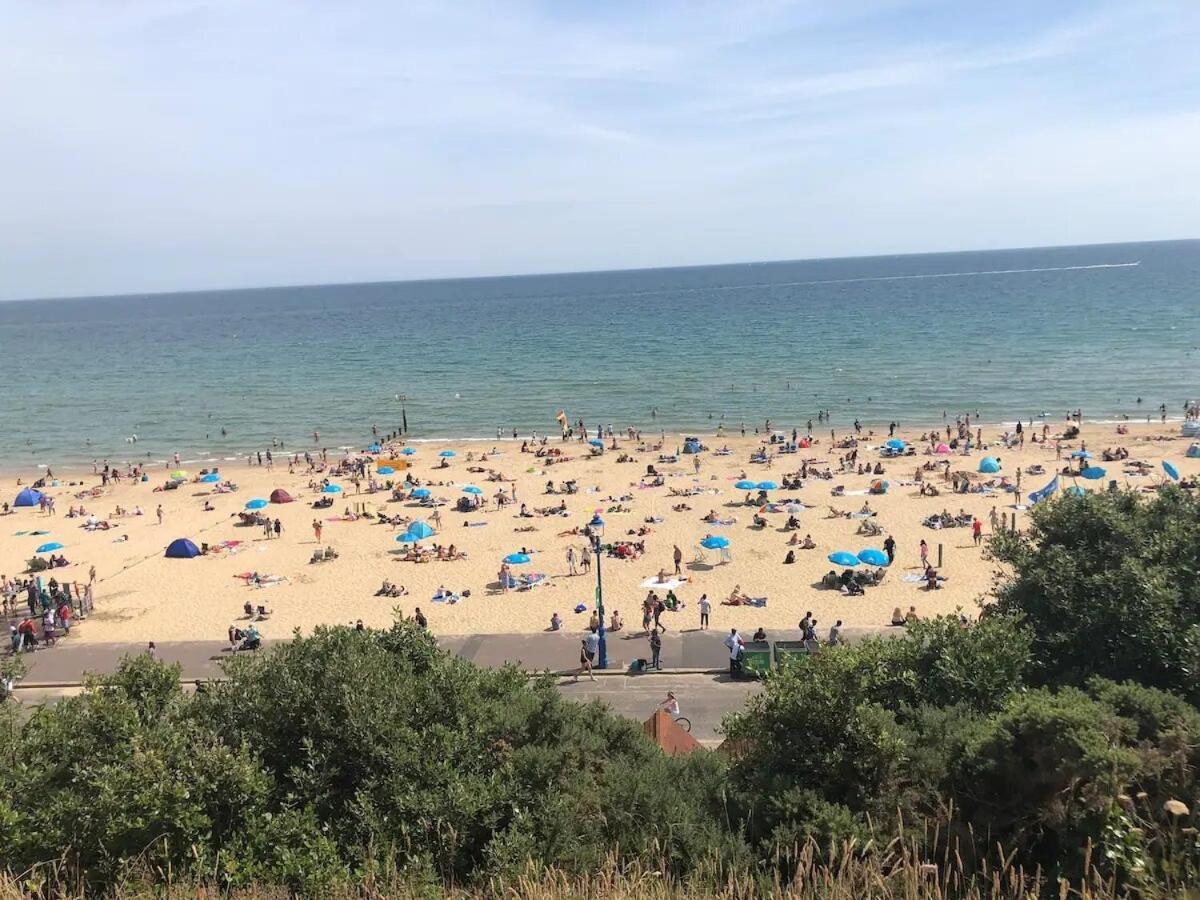Flat-B, 4 Adults, 20 Mins To Beach, Netflix, Wifi, Sleeps 4 Adults Bournemouth Exterior foto